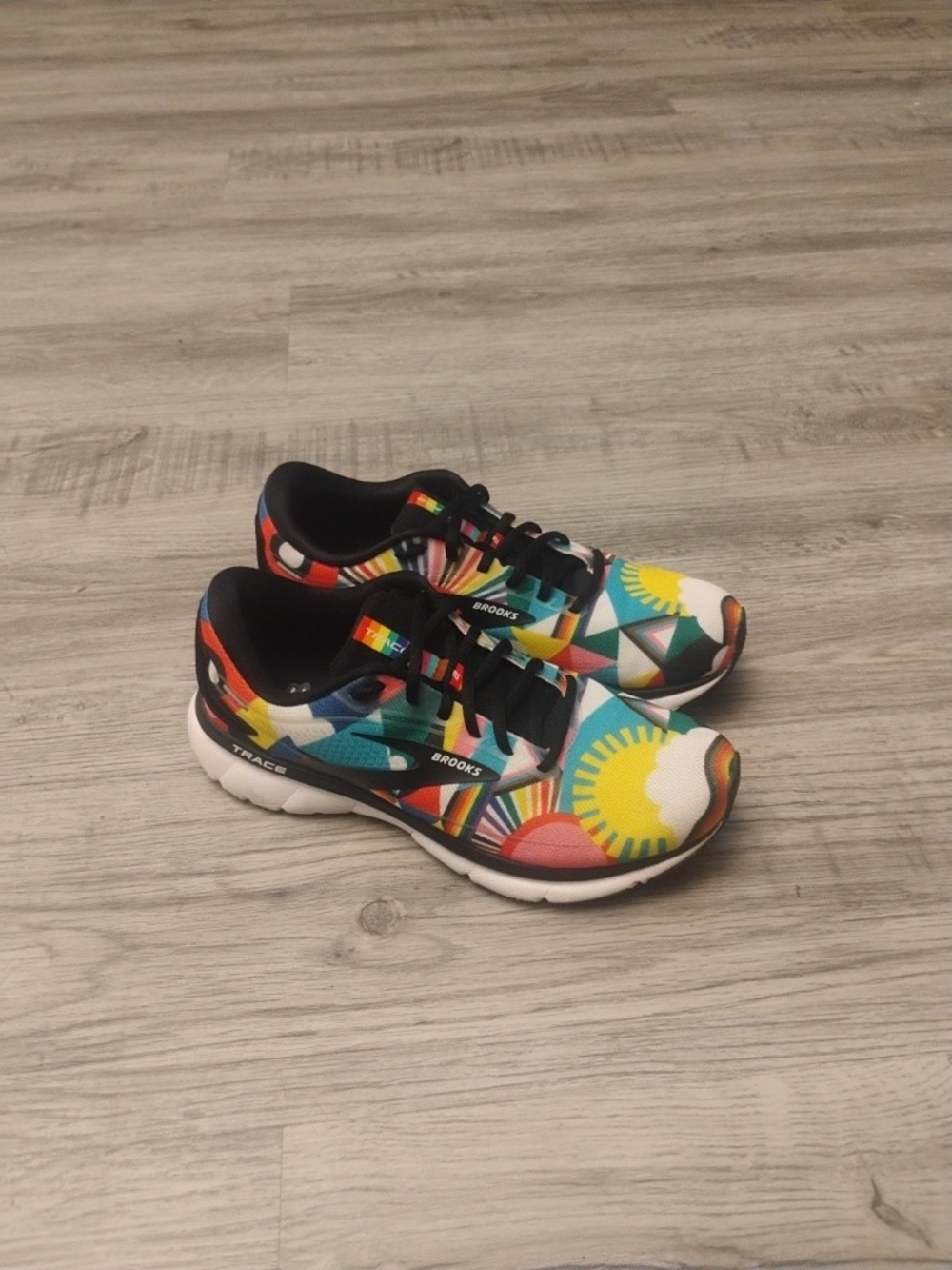 Brooks Women's Multicolor Geometric Sunburst Sneakers